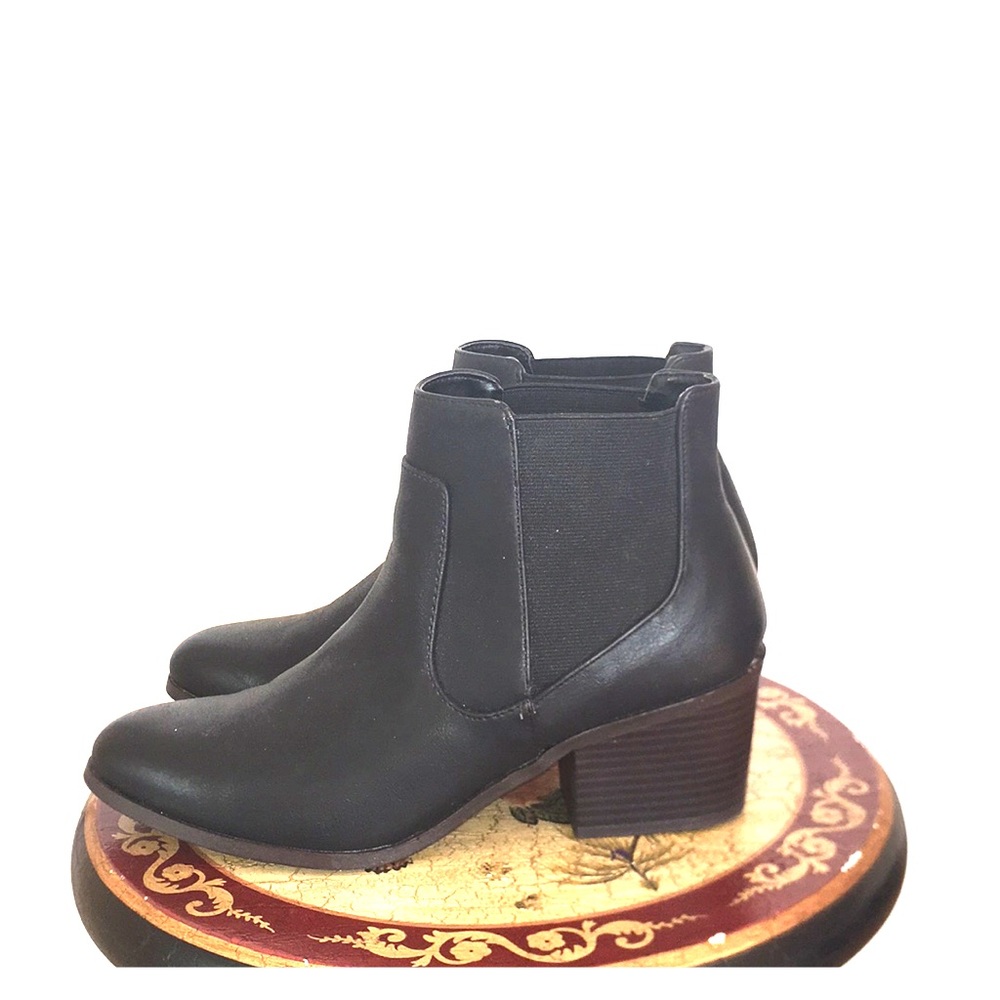 Black Chelsea Boot
